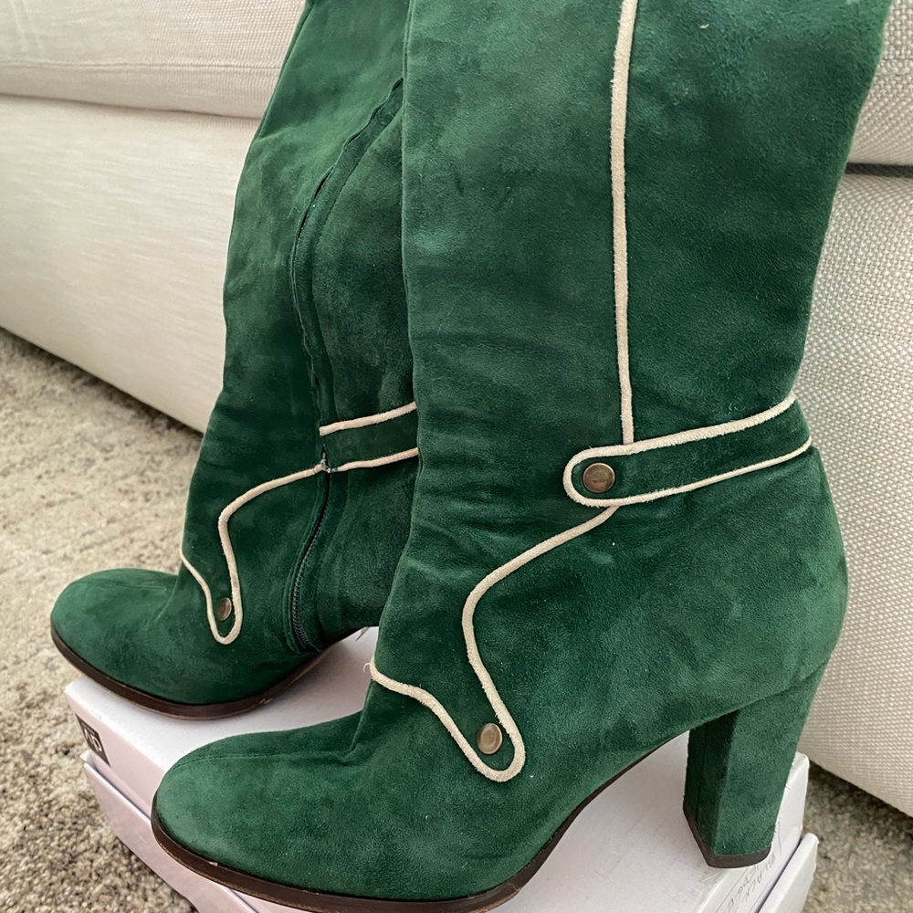 Green suede boots